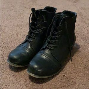 Combat boots